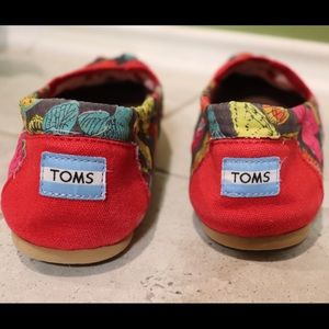 Modified Red Women’s 10 Toms